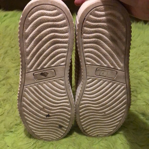 Cape Robbin Sneakers 👟 - Picture 5 of 7